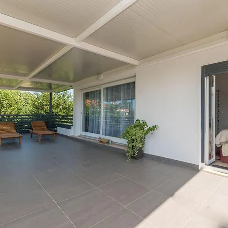 Holiday home House Desiree *