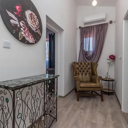 House Desiree Holiday home *