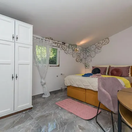 House Desiree *