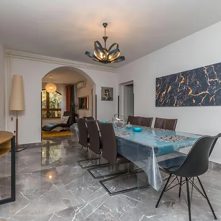 Dom wakacyjny House Desiree *